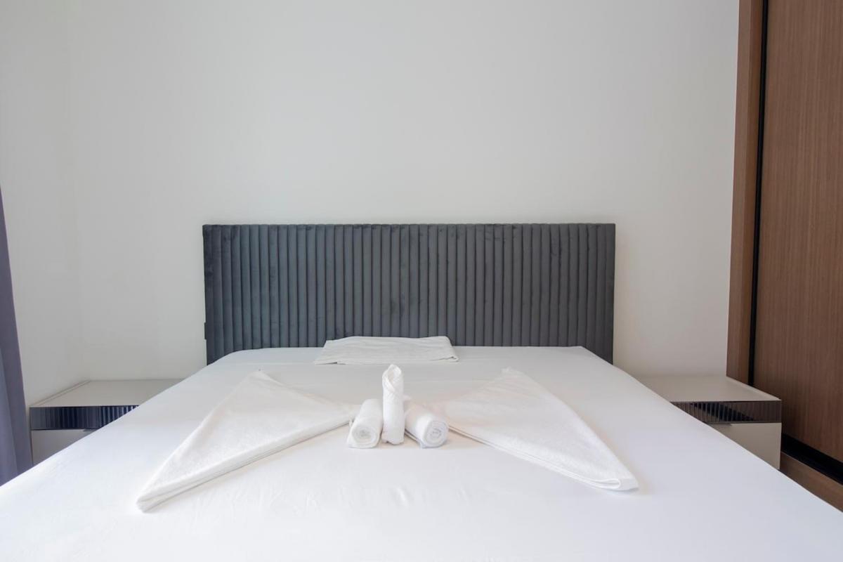 Lavender Binghatti Jvc - New Stylish 1bdr Apartment *